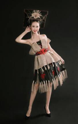 唐慧伟德国际1949服装设计《彝裳》